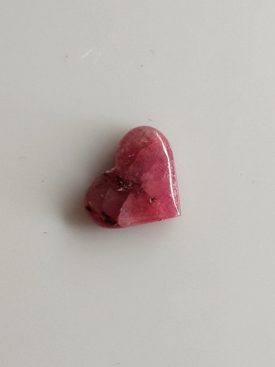 Luonnon safiiri 2,15ct väri käsitelty