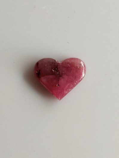 Luonnon safiiri 2,15ct väri käsitelty