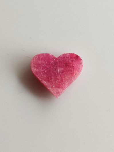Luonnon safiiri 2,77ct väri käsitelty