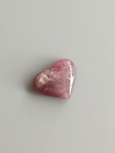 Luonnon safiiri 1,43ct väri käsitelty
