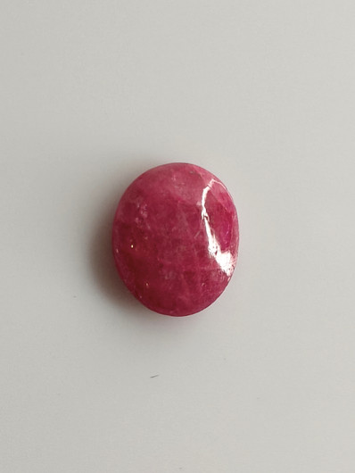Luonnon safiiri 2,29ct väri käsitelty