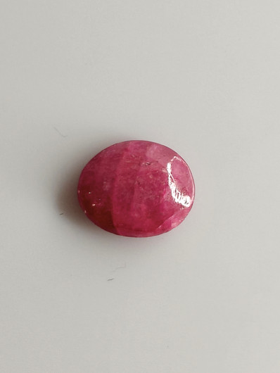 Luonnon safiiri 2,29ct väri käsitelty