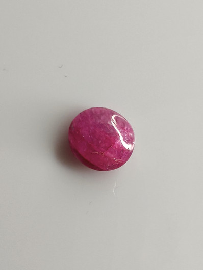 Luonnon safiiri 2,57ct väri käsitelty