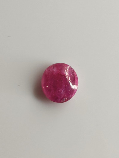 Luonnon safiiri 2,57ct väri käsitelty