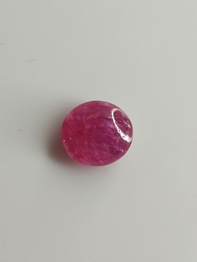Luonnon safiiri 2,57ct väri käsitelty