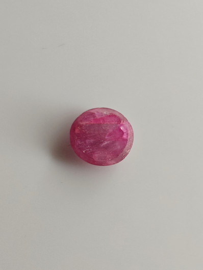 Luonnon safiiri 2,57ct väri käsitelty