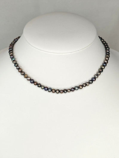 Vintage beautiful natural pearl necklace