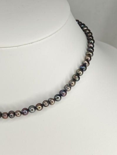 Vintage beautiful natural pearl necklace