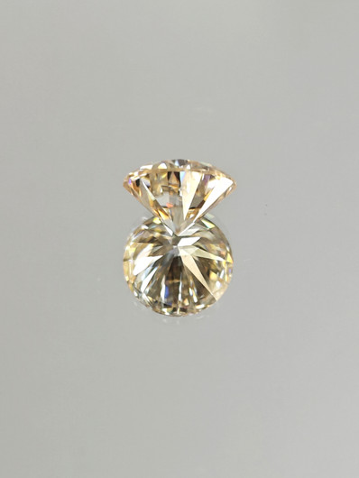 Moissaniitti  3.00ct värisävyä vaihtava