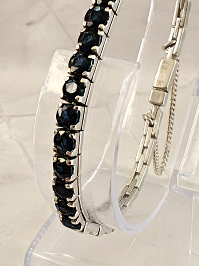 Vintage silver bracelet with sapphires