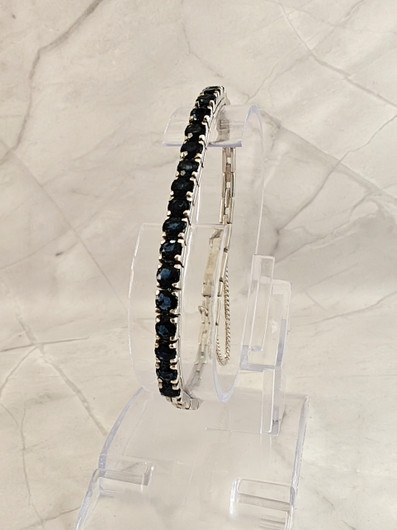 Vintage silver bracelet with sapphires