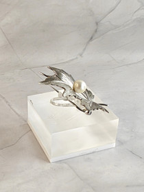 Vintage silver brooch with pearl