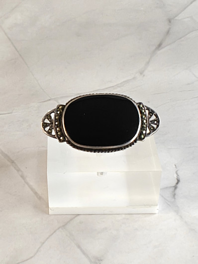 Vintage silver brooch with onyx