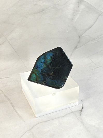 Vintage brooch with spectrolite