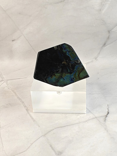 Vintage brooch with spectrolite