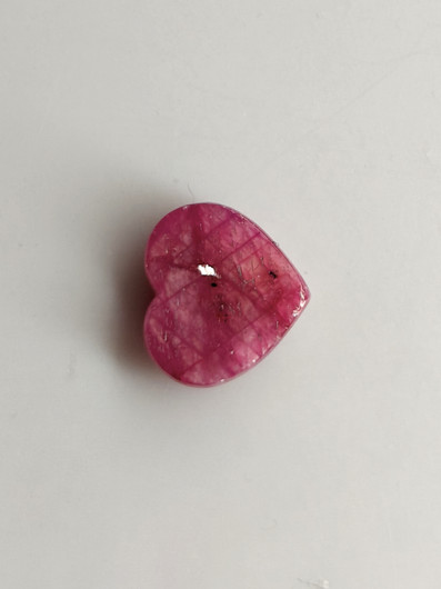Luonnon safiiri 4,45ct väri käsitelty