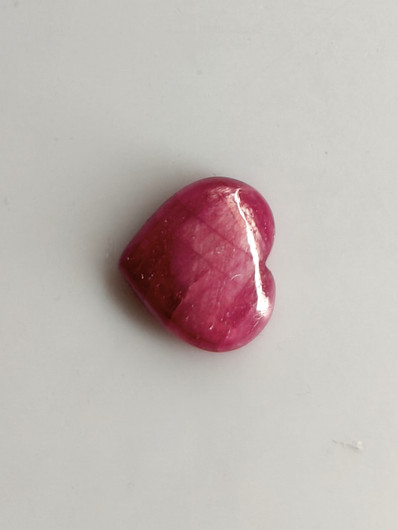 Luonnon safiiri 4,45ct väri käsitelty