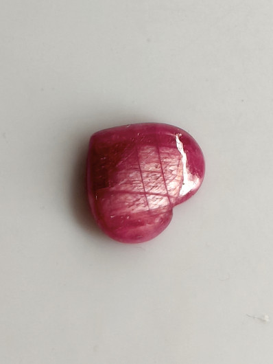 Luonnon safiiri 4,45ct väri käsitelty