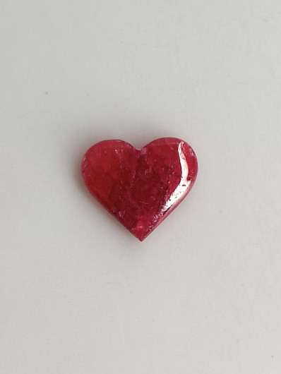 Luonnon safiiri 0,83ct väri käsitelty