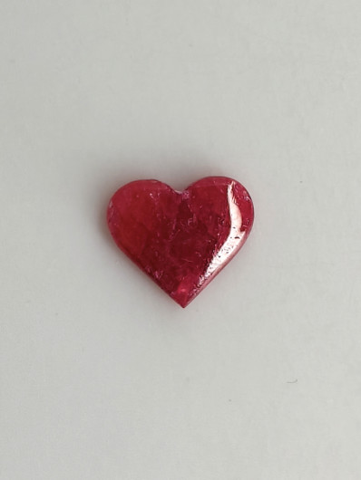 Luonnon safiiri 0,83ct väri käsitelty