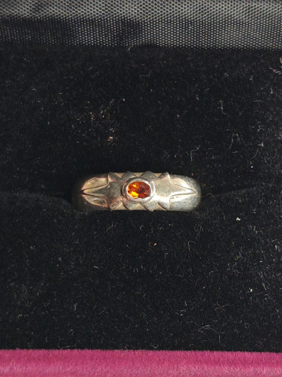 Vintage kotimainen hopeasormus granaatilla (koko:17,5mm 55 EU)