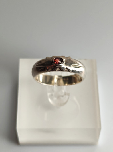 Vintage kotimainen hopeasormus turmaliinillä (koko:18mm 56-57 EU)