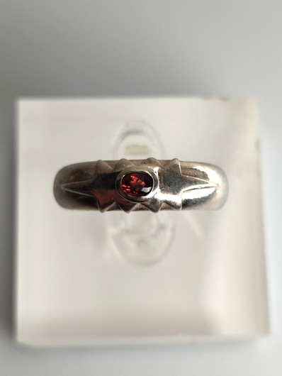 Vintage kotimainen hopeasormus turmaliinillä (koko:18mm 56-57 EU)