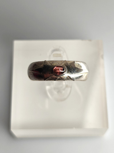 Vintage kotimainen hopeasormus granaatti jalokivellä (koko:18,5mm 58 EU)