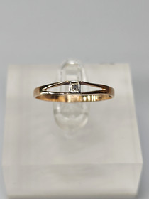 Vintage gold ring with diamond