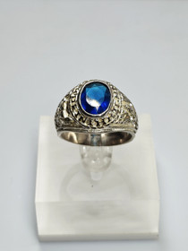 Vintage ring with stone
