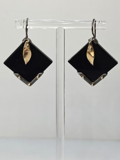 Vintage silver earrings with hematite