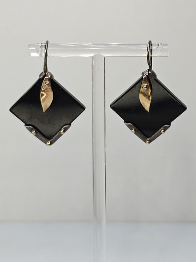 Vintage silver earrings with hematite