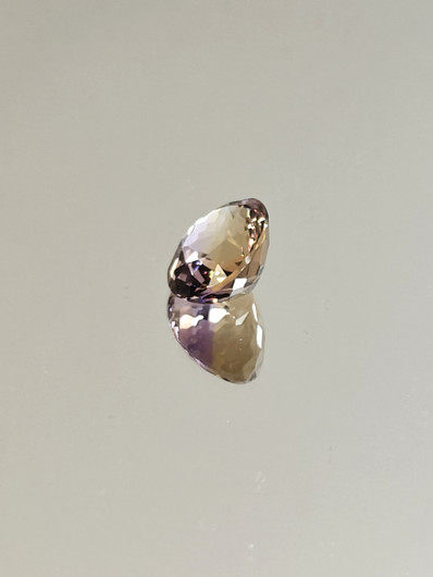 Ametriini monisävyinen 5.3 ct, ovaali