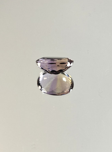 Ametriini monisävyinen 5.7 ct, ovaali