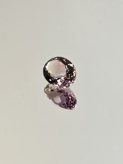 Ametriini monisävyinen 5.7 ct, ovaali