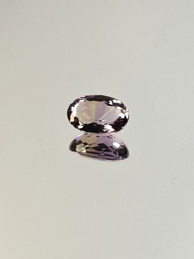 Ametriini monisävyinen 5.7 ct, ovaali