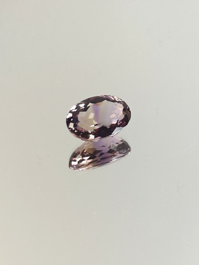 Ametriini monisävyinen 5.7 ct, ovaali