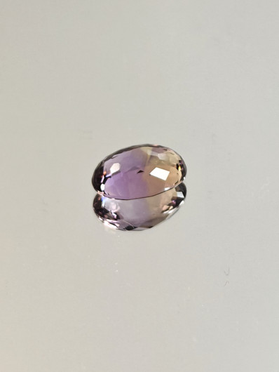 Ametriini monisävyinen 5.7 ct, ovaali