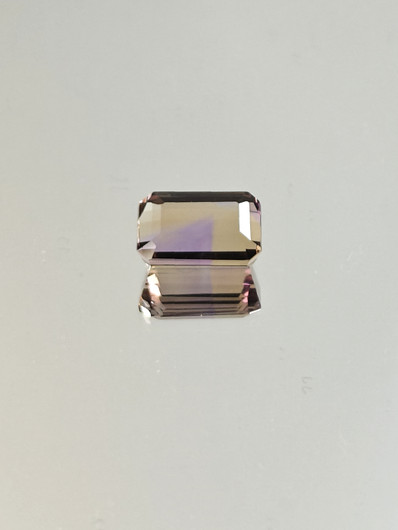 Ametrine multicolour 5.9 ct, emerald