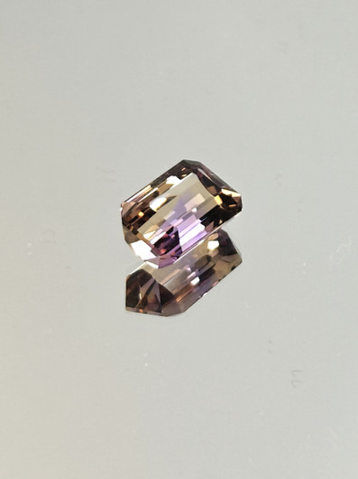 Ametrine multicolour 5.9 ct, emerald