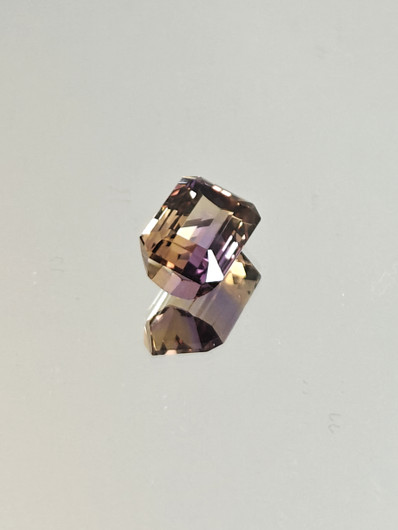 Ametrine multicolour 5.9 ct, emerald