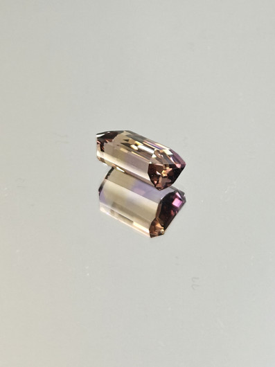 Ametrine multicolour 5.9 ct, emerald