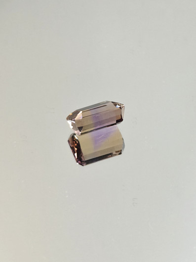 Ametrine multicolour 5.9 ct, emerald