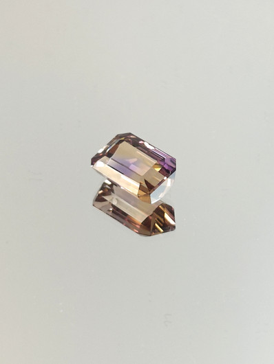 Ametrine multicolour 5.9 ct, emerald