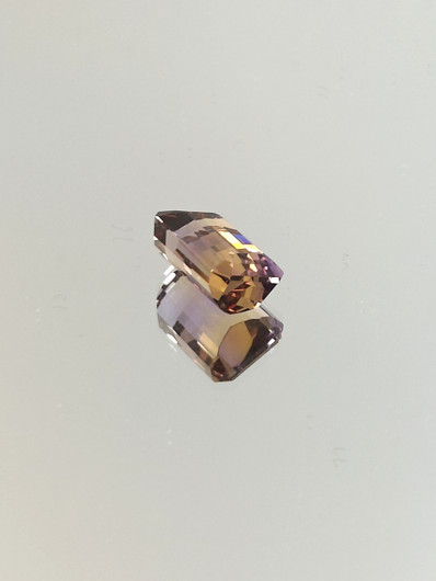 Ametrine multicolour 5.9 ct, emerald