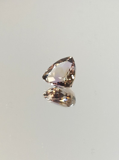 Ametriini monisävyinen 5.2 ct, kolmio