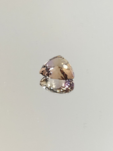 Ametriini monisävyinen 5.2 ct, kolmio