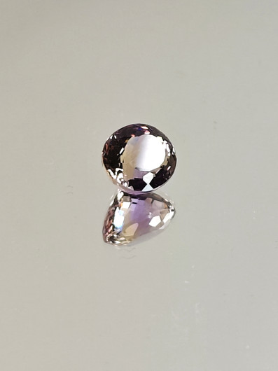 Ametriini monisävyinen 4.4 ct, ovaali