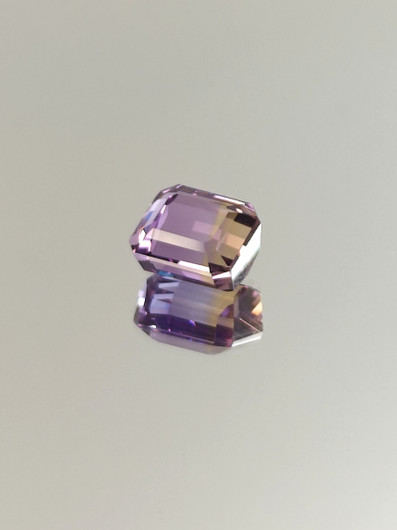 Ametriini monisävyinen 8.3 ct, smaragdi hionta