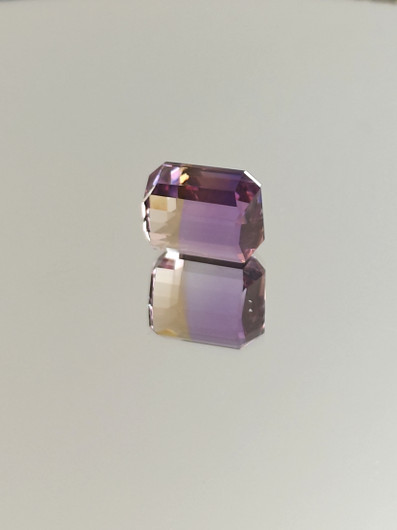 Ametriini monisävyinen 8.3 ct, smaragdi hionta